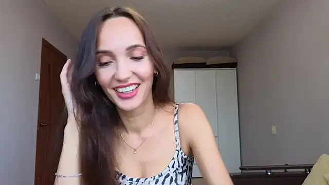 Snapshot of Lillian-Clark chatting on November 4, 2025, 10:36 am Lillian-Clark online show from November 4, 2025, 10:36 am