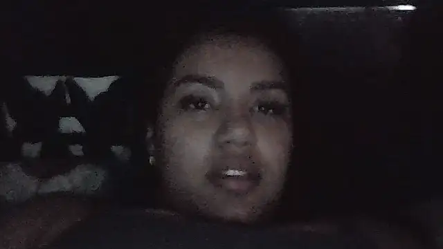 Snapshot of SienaWild chatting on February 25, 2026, 9:35 pm SienaWild online show from February 25, 2026, 9:35 pm