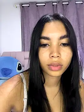 karolaalcendra online show from November 8, 2025, 2:23 am