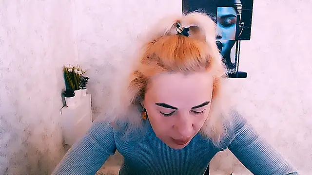 EmmaCat  online show from October 14, 2025, 5:30 am