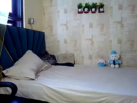 baby-shelly-00 online show from September 16, 2025, 6:25 am