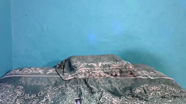 BlondieBitch online show from December 3, 2025, 7:45 pm