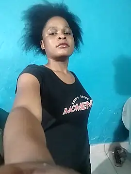 BlondieBitch online show from December 17, 2025, 9:54 pm