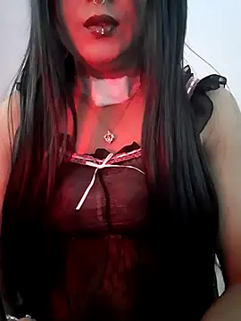 Cutie-Whiskey1 online show from December 4, 2025, 8:45 am