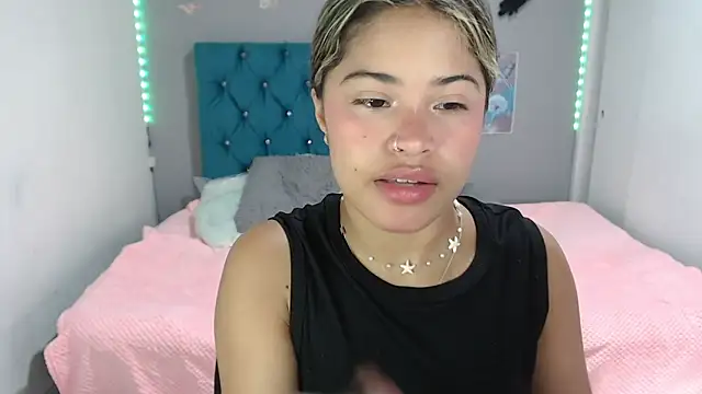 mia sexgirl online show from June 3, 2026, 12:30 pm