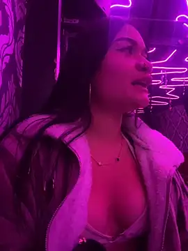 Snapshot of Alanasole chatting on September 23, 2025, 2:03 am Alanasole online show from September 23, 2025, 2:03 am