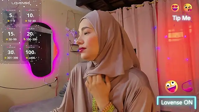 ShanaJamil online show from September 25, 2025, 12:09 pm