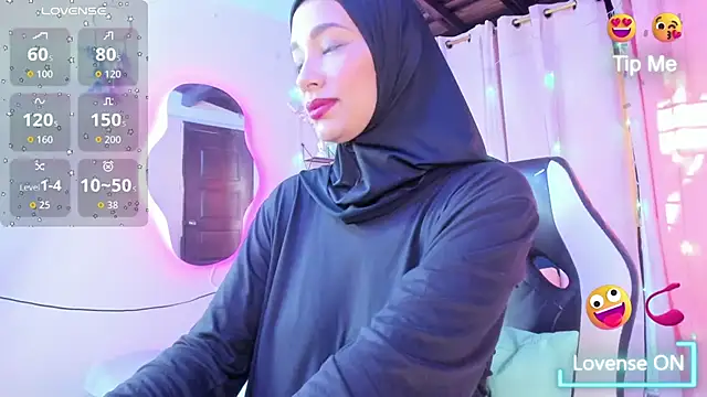 ShanaJamil online show from October 2, 2025, 12:12 pm