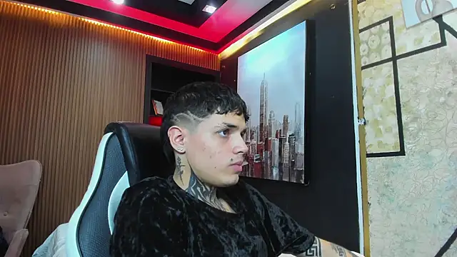 Snapshot of Declan-Fox chatting on September 27, 2025, 3:55 am Declan-Fox online show from September 27, 2025, 3:55 am