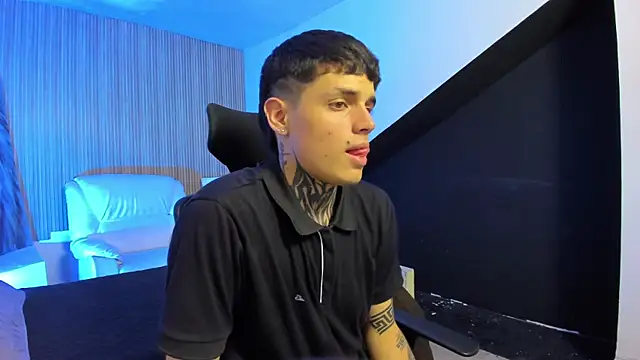 Snapshot of Declan-Fox chatting on September 30, 2025, 3:55 am Declan-Fox online show from September 30, 2025, 3:55 am