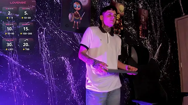 Snapshot of Declan-Fox chatting on October 3, 2025, 7:16 am Declan-Fox online show from October 3, 2025, 7:16 am