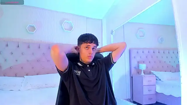 Snapshot of Declan-Fox chatting on October 24, 2025, 4:20 am Declan-Fox online show from October 24, 2025, 4:20 am