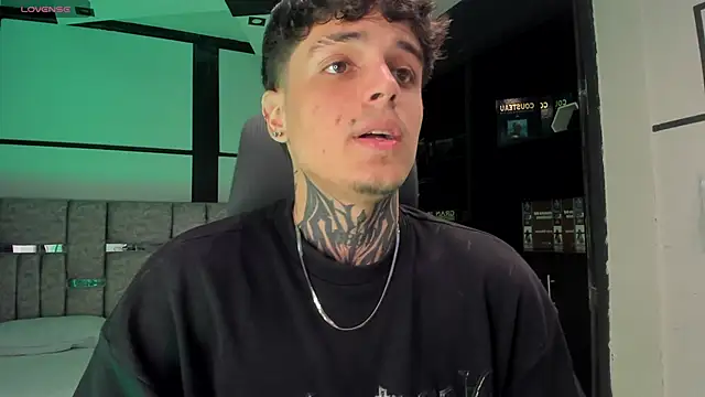 Declan-Fox online show from April 1, 2026, 9:01 pm