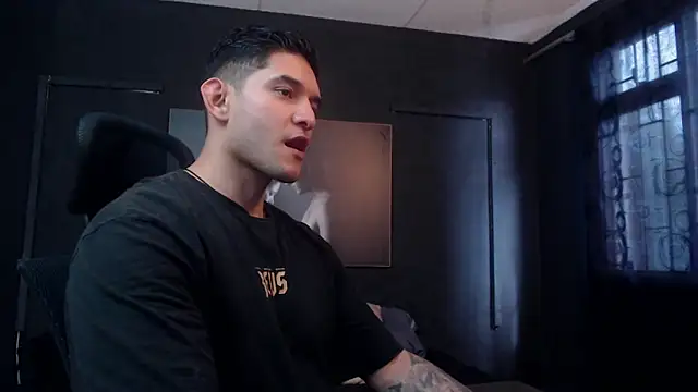 Snapshot of RichardMilleer chatting on February 20, 2026, 1:44 pm RichardMilleer online show from February 20, 2026, 1:44 pm