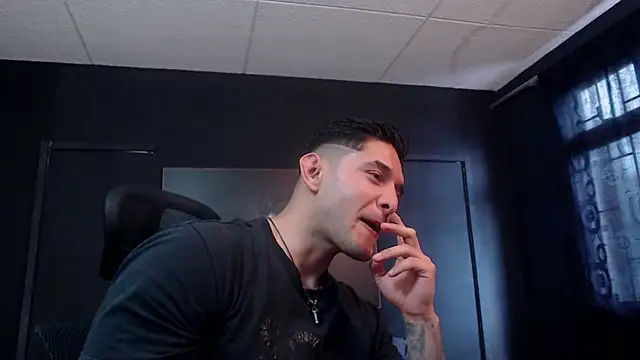 Snapshot of RichardMilleer chatting on February 25, 2026, 2:05 pm RichardMilleer online show from February 25, 2026, 2:05 pm