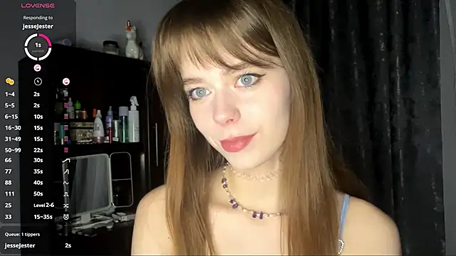 YourLittleElfie online show from September 24, 2025, 3:26 pm