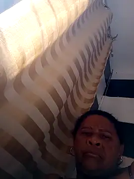 Snapshot of Rosabela04 chatting on November 12, 2025, 3:12 pm Rosabela04 online show from November 12, 2025, 3:12 pm