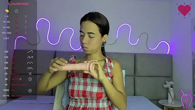 Anntonellaa online show from November 6, 2025, 12:17 pm