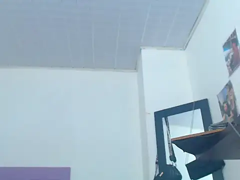 Snapshot of whitneytt chatting on November 7, 2025, 6:24 am whitneytt online show from November 7, 2025, 6:24 am