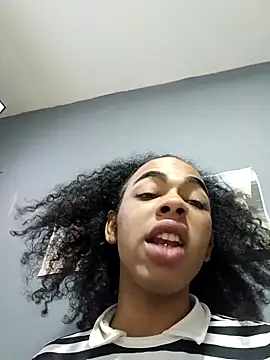 Snapshot of whitneytt chatting on November 12, 2025, 8:15 am whitneytt online show from November 12, 2025, 8:15 am