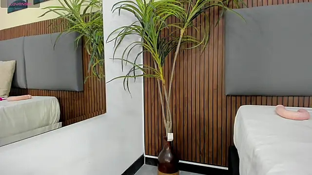 Snapshot of EmillyHarper_ chatting on September 20, 2025, 3:51 am EmillyHarper online show from September 20, 2025, 3:51 am