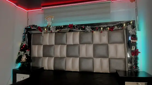 abbiecollins js online show from December 16, 2025, 3:11 am