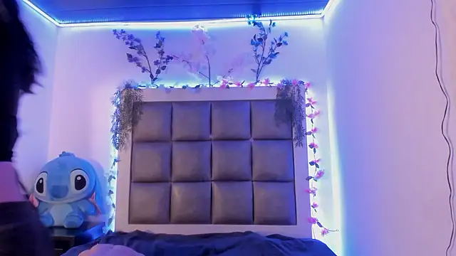 abbiecollins js online show from February 19, 2026, 3:57 am