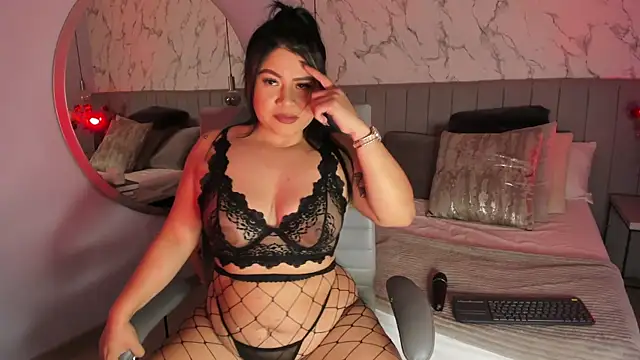 Snapshot of Amber_Santana chatting on February 20, 2026, 11:05 pm Amber Santana online show from February 20, 2026, 11:05 pm