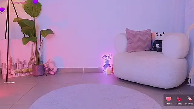 violetssweet online show from October 24, 2025, 1:03 am