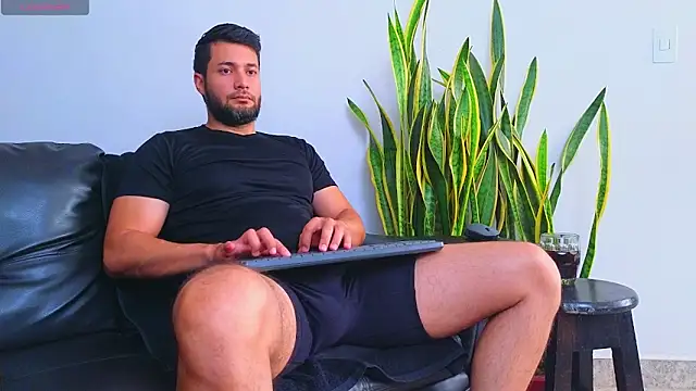 stiven montiel online show from May 27, 2026, 12:35 pm