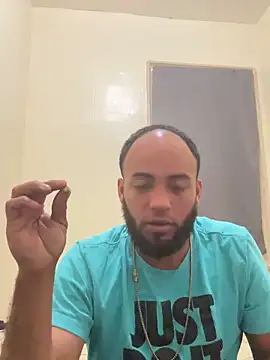 Snapshot of LeoPR00 chatting on September 21, 2025, 10:39 am LeoPR00 online show from September 21, 2025, 10:39 am