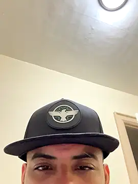 Snapshot of LeoPR00 chatting on October 19, 2025, 1:45 pm LeoPR00 online show from October 19, 2025, 1:45 pm