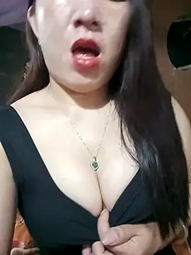 Luna-ass online show from September 18, 2025, 3:52 am