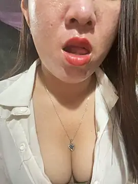 Luna-ass online show from November 8, 2025, 1:17 am