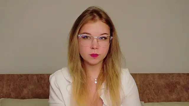 Lilith Bonheur online show from February 11, 2026, 9:09 pm