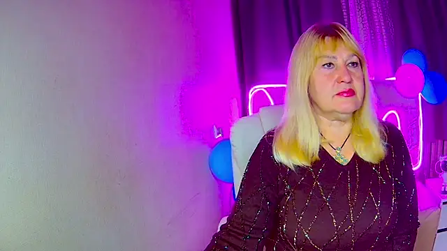 Snapshot of EmmaEllison chatting on October 8, 2025, 6:00 am EmmaEllison online show from October 8, 2025, 6:00 am