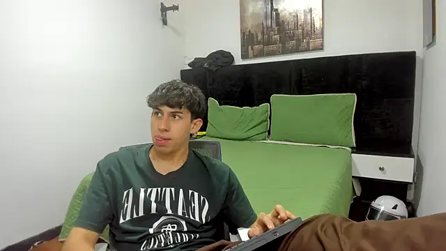 Snapshot of Aaron_Spencer13 chatting on September 27, 2025, 1:27 pm Aaron Spencer13 online show from September 27, 2025, 1:27 pm