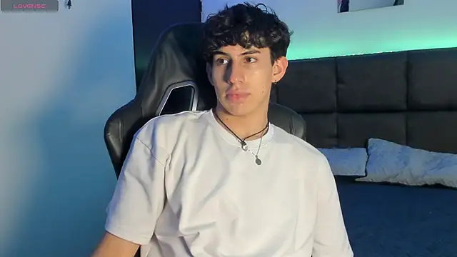 Snapshot of Aaron_Spencer13 chatting on October 16, 2025, 7:04 pm Aaron Spencer13 online show from October 16, 2025, 7:04 pm