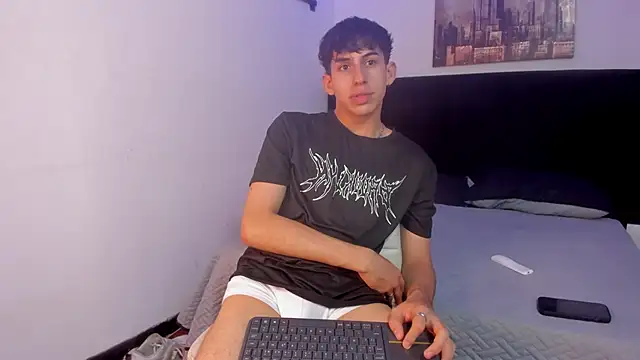 Snapshot of Aaron_Spencer13 chatting on October 28, 2025, 5:26 pm Aaron Spencer13 online show from October 28, 2025, 5:26 pm