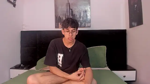 Snapshot of Aaron_Spencer13 chatting on November 6, 2025, 7:48 pm Aaron Spencer13 online show from November 6, 2025, 7:48 pm