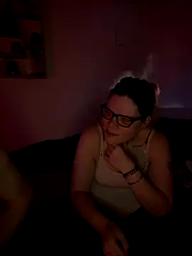 Snapshot of HartUndHerzlichCouple chatting on November 6, 2025, 7:48 pm HartUndHerzlichCouple online show from November 6, 2025, 7:48 pm