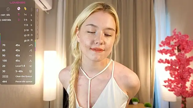 Snapshot of Flirty_lee chatting on October 1, 2025, 2:12 pm Flirty lee online show from October 1, 2025, 2:12 pm