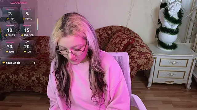 JuicyLullu online show from December 20, 2025, 11:28 am