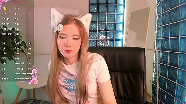 Snapshot of MorgyAsuna_ chatting on November 15, 2025, 6:33 am MorgyAsuna online show from November 15, 2025, 6:33 am