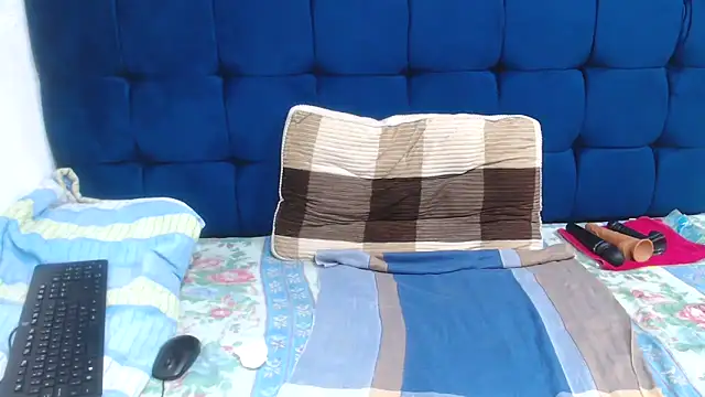 Snapshot of SexyBeverly_ chatting on October 18, 2025, 5:46 pm SexyBeverly online show from October 18, 2025, 5:46 pm