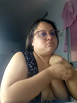 Snapshot of Chiki_hot92 chatting on October 14, 2025, 6:20 pm Chiki hot92 online show from October 14, 2025, 6:20 pm