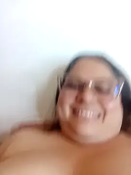 Snapshot of Chiki_hot92 chatting on October 22, 2025, 12:22 am Chiki hot92 online show from October 22, 2025, 12:22 am