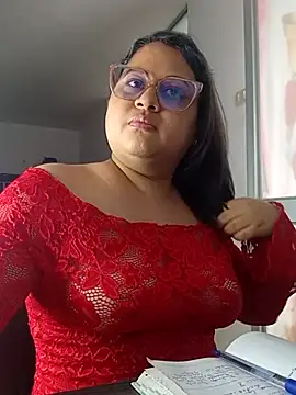 Snapshot of Chiki_hot92 chatting on November 4, 2025, 7:35 pm Chiki hot92 online show from November 4, 2025, 7:35 pm