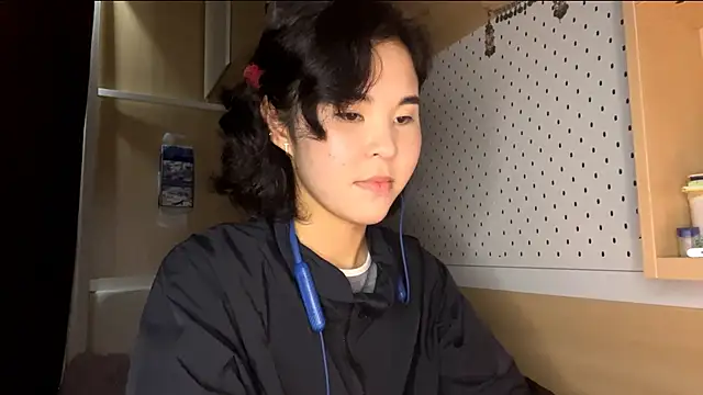 JennyCarpenter online show from April 13, 2026, 10:10 am