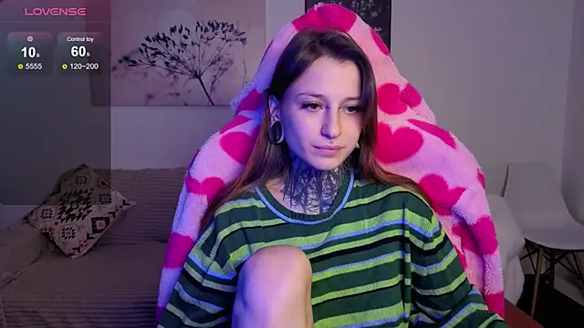 Snapshot of LilithPoison chatting on October 5, 2025, 6:06 pm LilithPoison online show from October 5, 2025, 6:06 pm